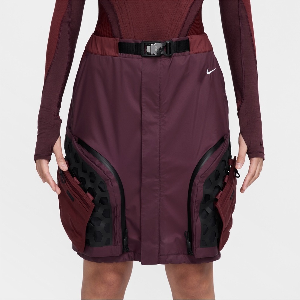 Nike ISPA Women's Multi-Pocket Utility Skirt - Burgundy Crush - Size XS (NWOT)